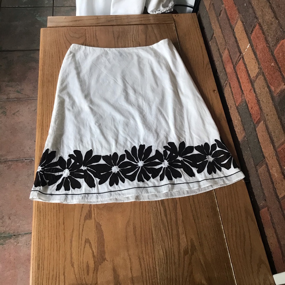 Ann Taylor floral embroidered skirt